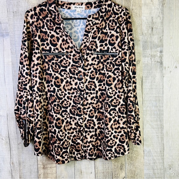 Blue Mood Large Animal Print Button Front Top w/Tabbed Sleeves & Decor Z - Picture 1 of 10